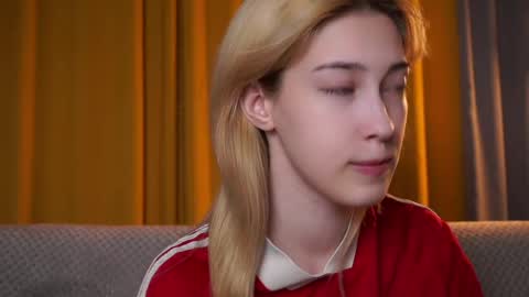 Viola online show from March 27, 1:23 pm