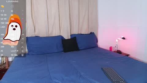 Blue online show from October 14, 5:04 pm