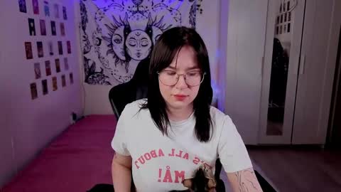 Bella online show from June 8, 7:36 pm