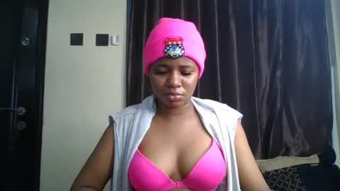 Snapshot of juicy_pussy1122 chatting on January 22, 2:59 am Emily online show from January 22, 2:59 am