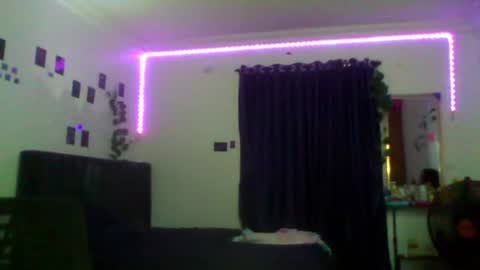 Emily online show from December 1, 7:16 pm