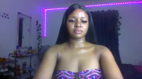 Snapshot of juicy_pussy1122 chatting on October 23, 6:25 pm Emily online show from October 23, 6:25 pm