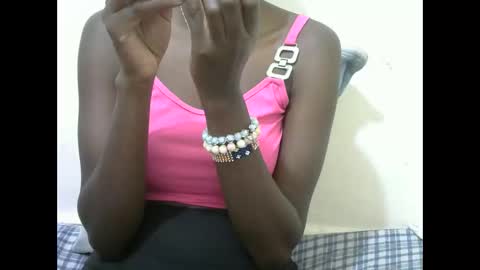 juicyebonitaa online show from January 19, 12:18 am