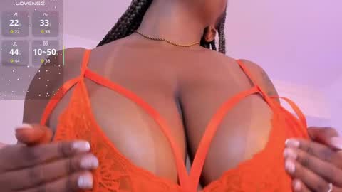 juicykendra online show from May 11, 2:45 pm