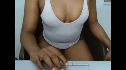 juicynwetx online show from January 16, 9:00 pm