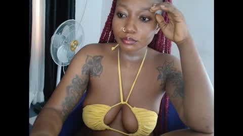 Snapshot of juicyxpink chatting on October 22, 7:24 am juicyxpink online show from October 22, 7:24 am
