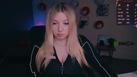 juli kisss online show from February 24, 9:30 am