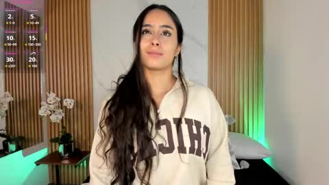 J U L IA   M A R T I N E Z online show from April 16, 11:43 am