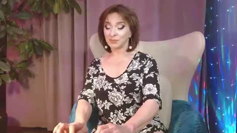 Snapshot of julia_renard chatting on September 24, 1:21 pm Julia online show from September 24, 1:21 pm