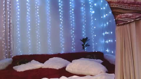 Julia online show from February 19, 7:24 pm