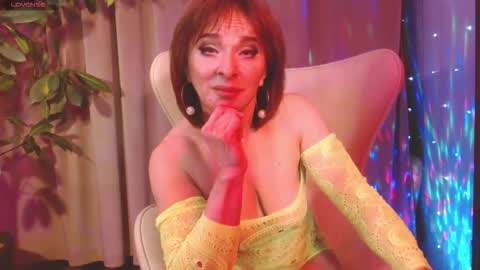 Snapshot of julia_renard chatting on October 12, 6:32 pm Julia online show from October 12, 6:32 pm