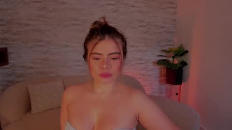 Julia Belle online show from October 2, 12:21 pm