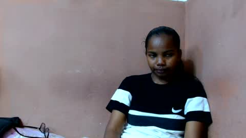 juliah02 online show from August 6, 6:53 am