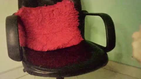Snapshot of juliamack chatting on January 1, 11:27 am JuliaMack online show from January 1, 11:27 am