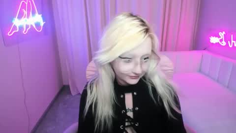 JuliaSharkk online show from October 9, 8:13 pm