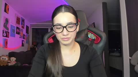 Jeimy Help me to reach 100 thumbs up online show from April 9, 1:41 am