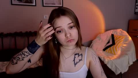 julidropp online show from April 9, 6:57 pm