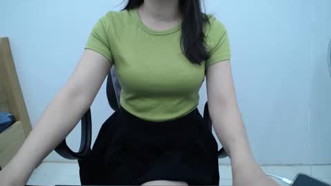 julie9x online show from March 22, 7:53 pm