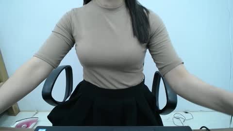 julie9x online show from November 28, 12:46 am