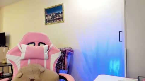 Snapshot of julie_flores chatting on October 25, 4:47 pm Julie online show from October 25, 4:47 pm