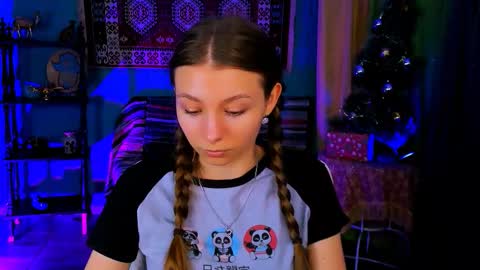 juliedaniel online show from December 16, 8:42 am