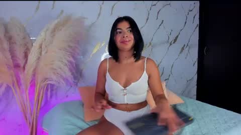Julieth Gomez online show from June 16, 4:57 am