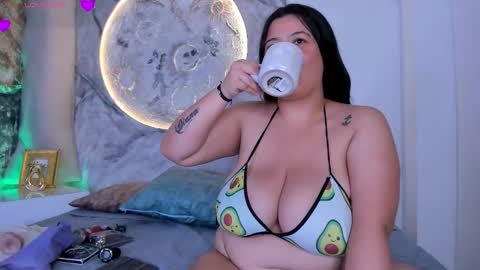 julietakane online show from December 14, 5:02 am