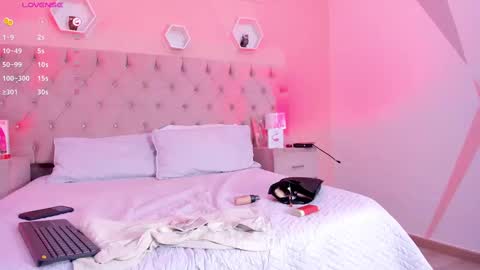 julietakane online show from March 11, 5:13 am