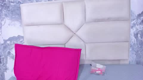 julietakane online show from October 16, 5:32 am