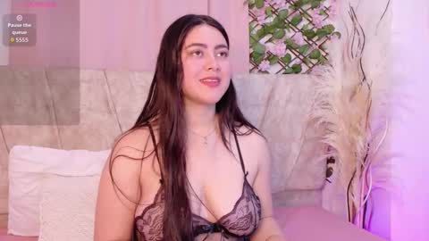 julietatorres_ online show from December 15, 2:28 am