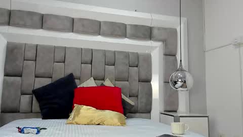 Hi guys It is a pleasure to have you here I am Julieta  online show from November 1, 12:20 pm