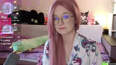 julifisher online show from April 12, 7:55 am