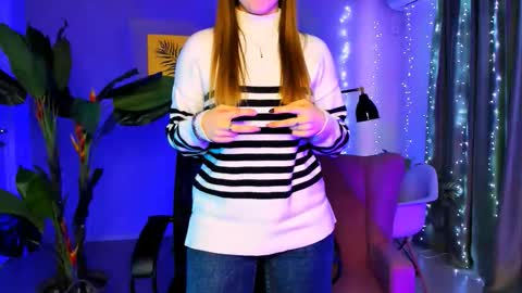 junewoods online show from December 15, 6:29 am