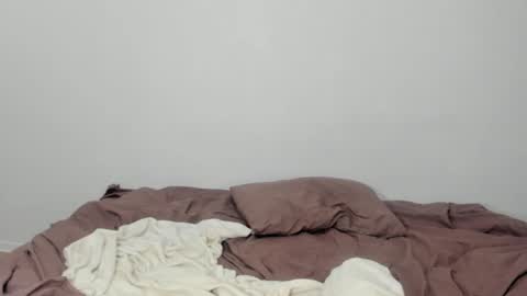 Snapshot of just_jenifer chatting on February 21, 10:59 pm Jeni online show from February 21, 10:59 pm