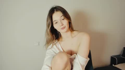 Snapshot of just_jenifer chatting on January 3, 1:03 pm Jeni online show from January 3, 1:03 pm