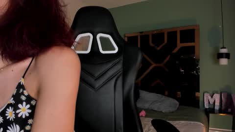 Mia online show from March 3, 3:34 am