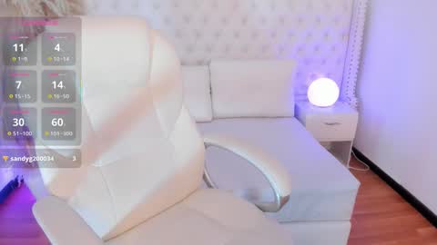 Kailyn online show from December 3, 6:05 am