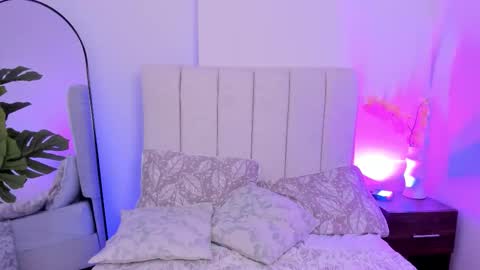 Kali Bloom  online show from March 6, 10:49 pm