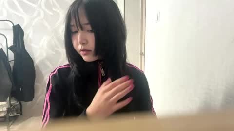 Lily online show from April 19, 9:09 am