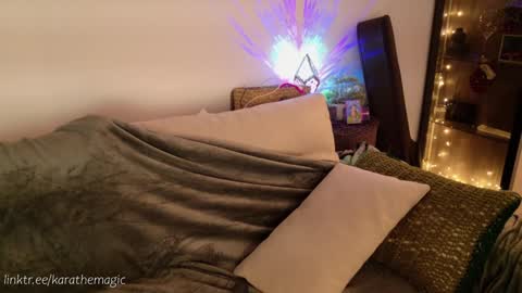 I am here around 5am GMT karathemagic online show from February 9, 4:04 am