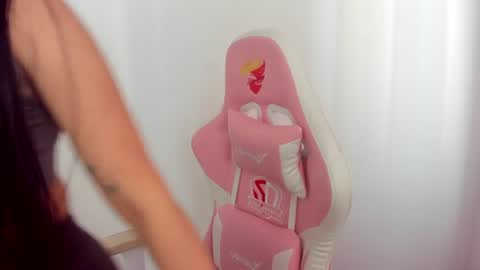 karely_sweet_ online show from June 15, 2:17 pm