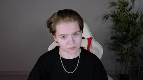 Karen online show from March 4, 8:21 am