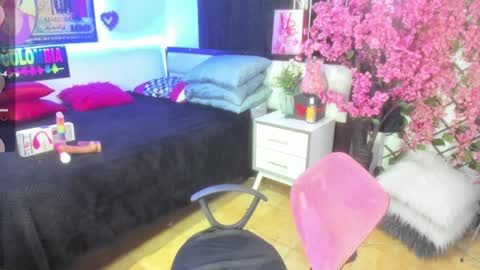 Karen online show from February 8, 2:36 am