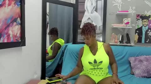 Karen online show from April 15, 8:20 pm