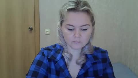 karennelsonx online show from March 11, 1:03 pm