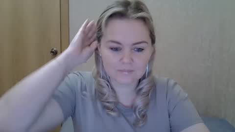 karennelsonx online show from March 18, 10:31 am