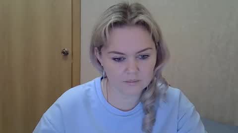 karennelsonx online show from March 20, 10:42 am