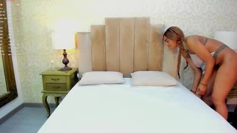 KarenNewman online show from December 20, 3:43 am