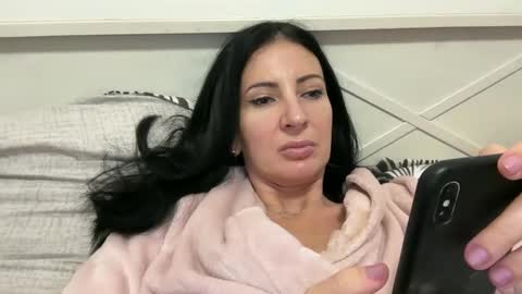 Snapshot of karinablair chatting on January 1, 5:00 pm Karina online show from January 1, 5:00 pm