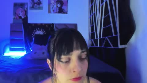 KARINNA  RAVEN online show from November 11, 12:28 am